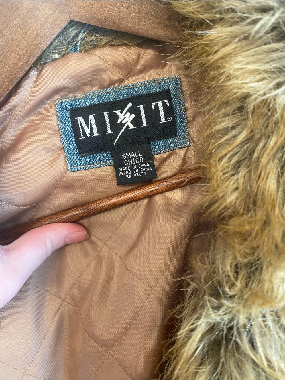 Vintage Y2K Denim Jacket with Brown Faux-Fur Trim - Picture 8 of 13